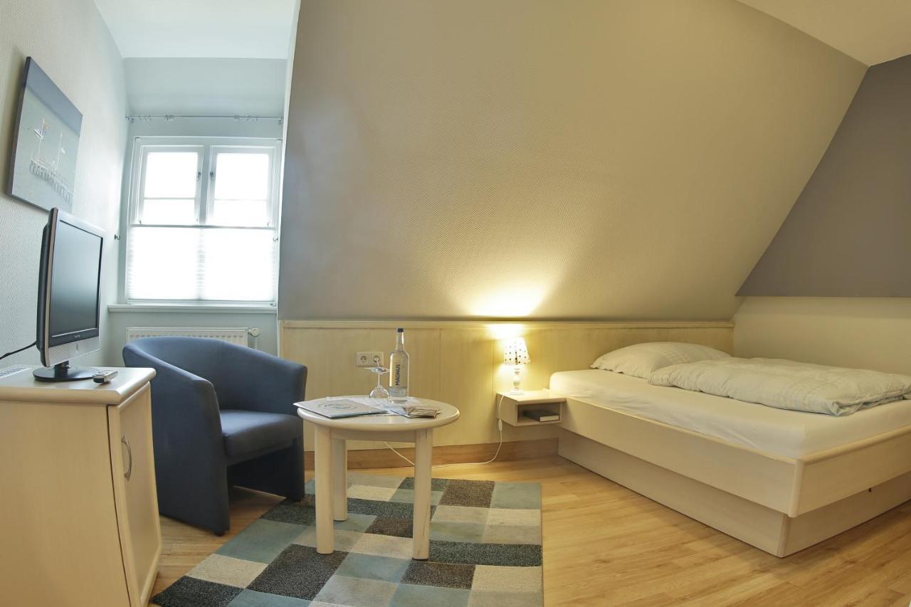 Gasthaus Knudsen Utersum Exteriör bild
