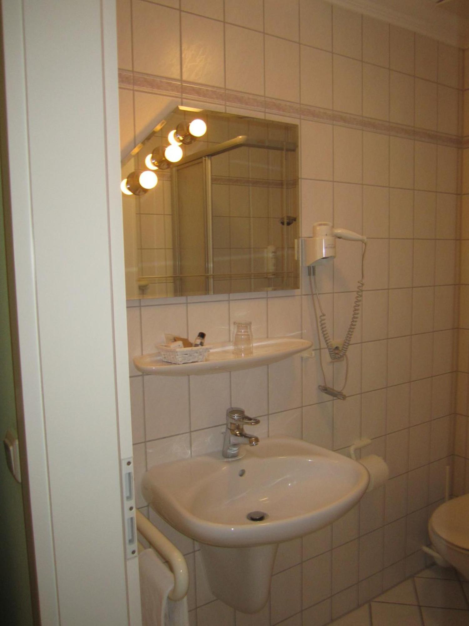 Gasthaus Knudsen Utersum Exteriör bild