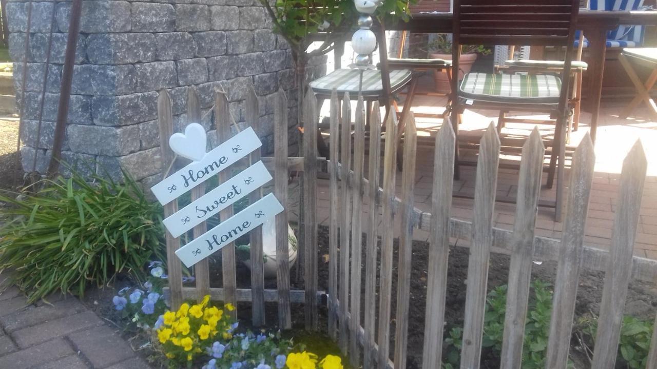 Gasthaus Knudsen Utersum Exteriör bild