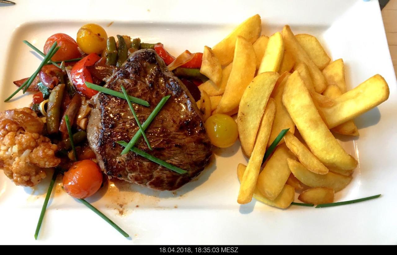 Gasthaus Knudsen Utersum Exteriör bild